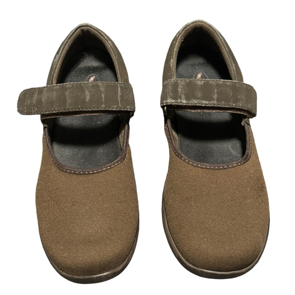 Aetrex Helen Knit Mary Jane. Brown. Size
8. Worn